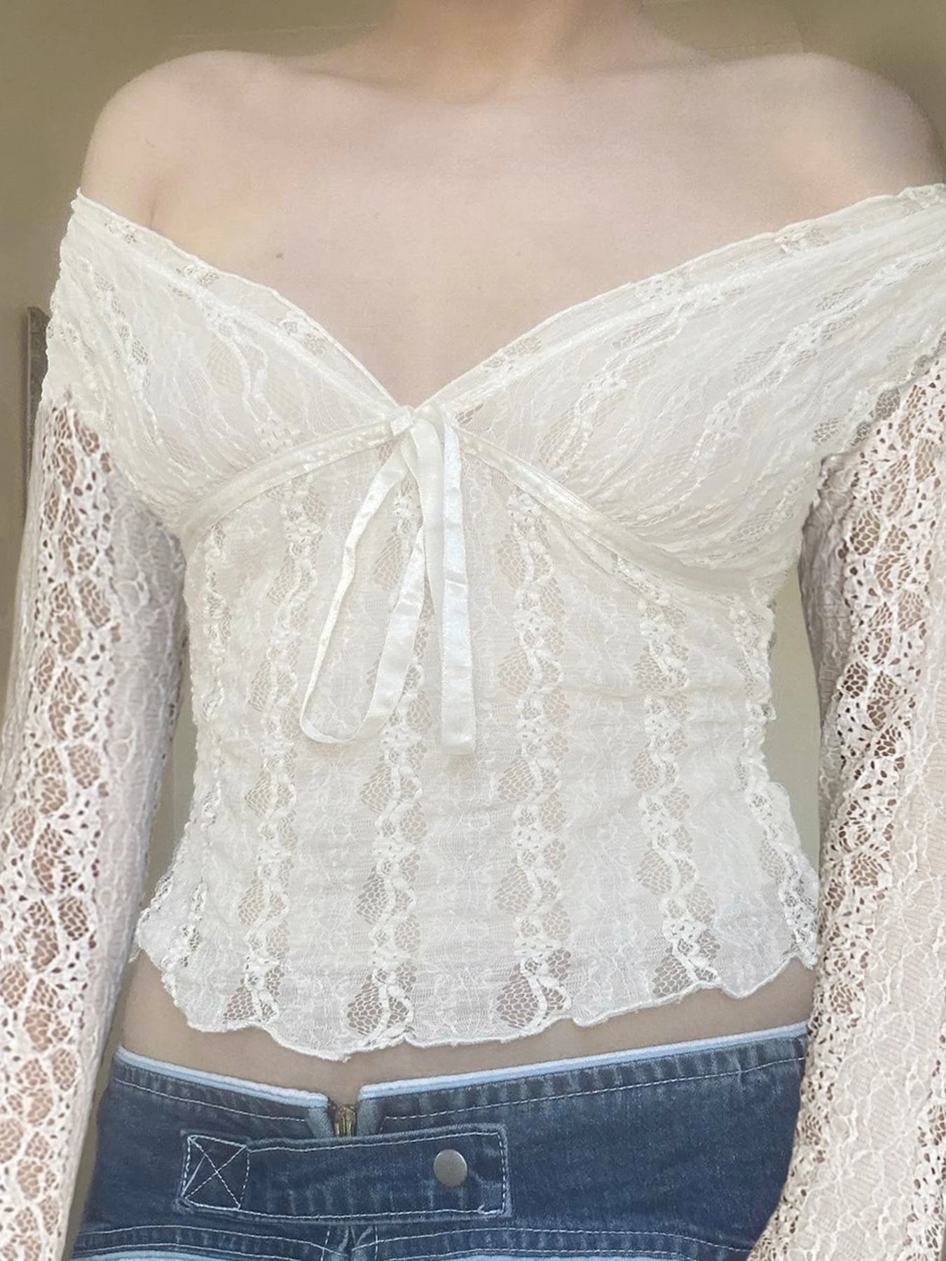 V-neck Lace Slim Tee Shirts Long Sleeves See-through Retro