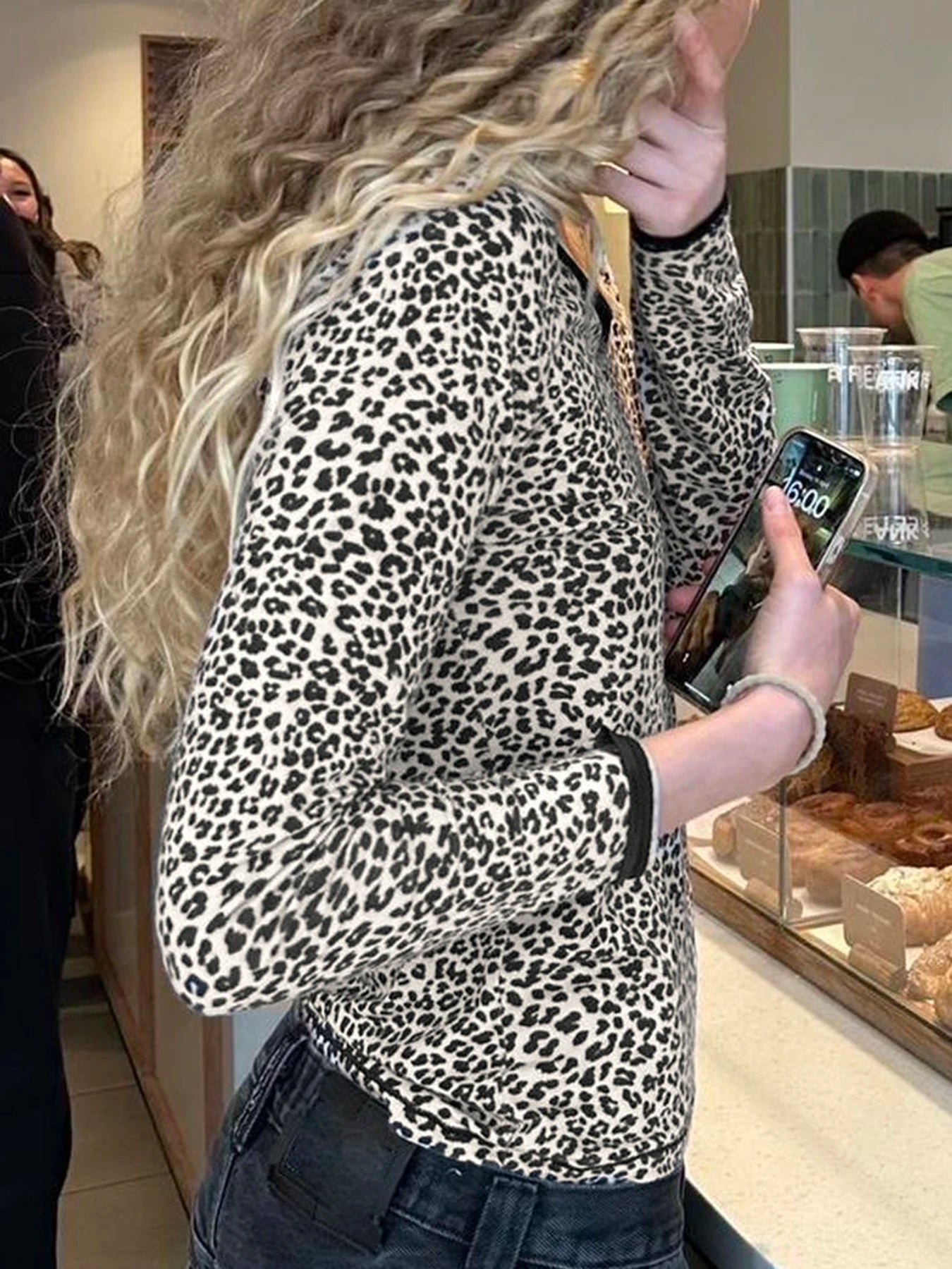 Leopard Tee Shirt Long Sleeve Crewneck