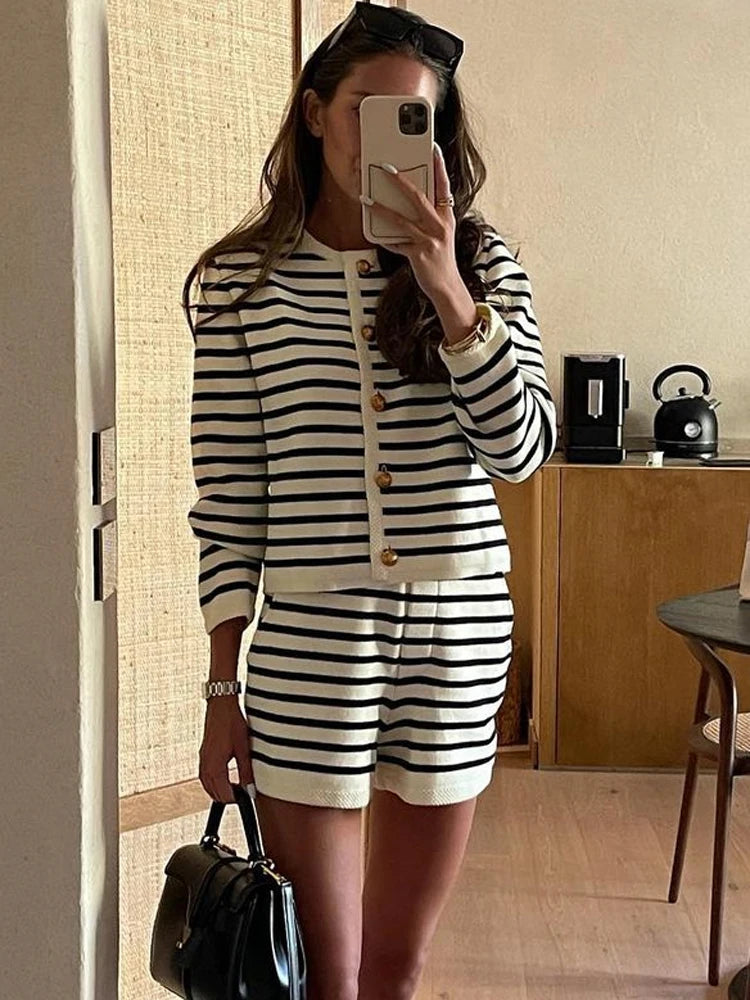 Striped Knit 2 Piece-Set Shorts Zebra ed Cardigan And High Waist Patchwork Shorts Sets Knit