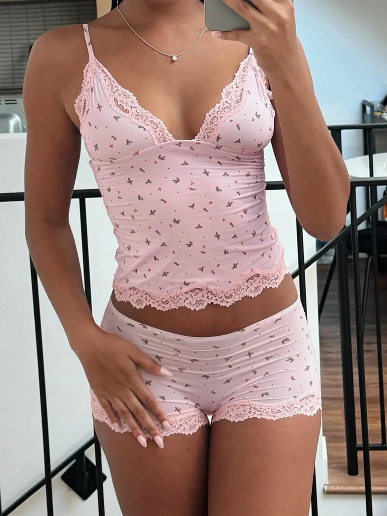 Floral Lace Patchwork Two-piece Set Pink Sleeveless Camisoles and Slim Shorts