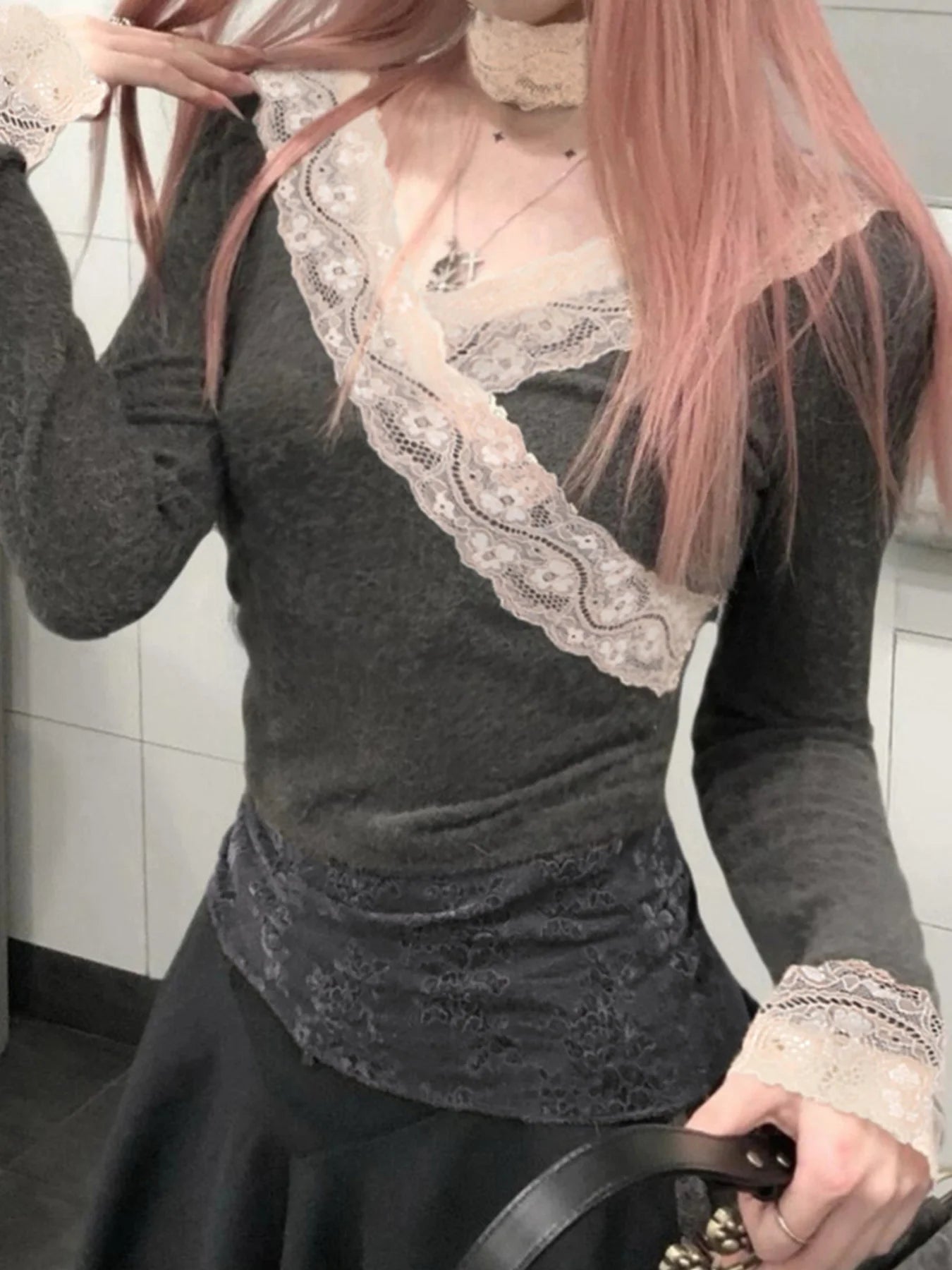V-neck Slim Top Lace Patchwork Floral Tee Shirts 's