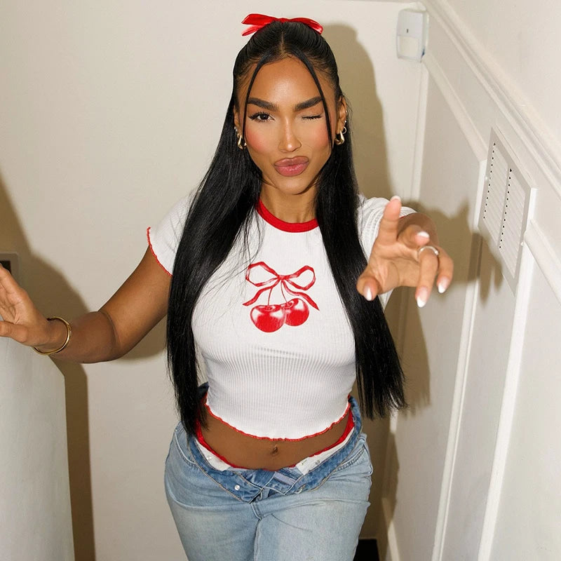 Pullover Round Neck Cherry Colliion Wooden Ear Side Short Sleeve Crop Top