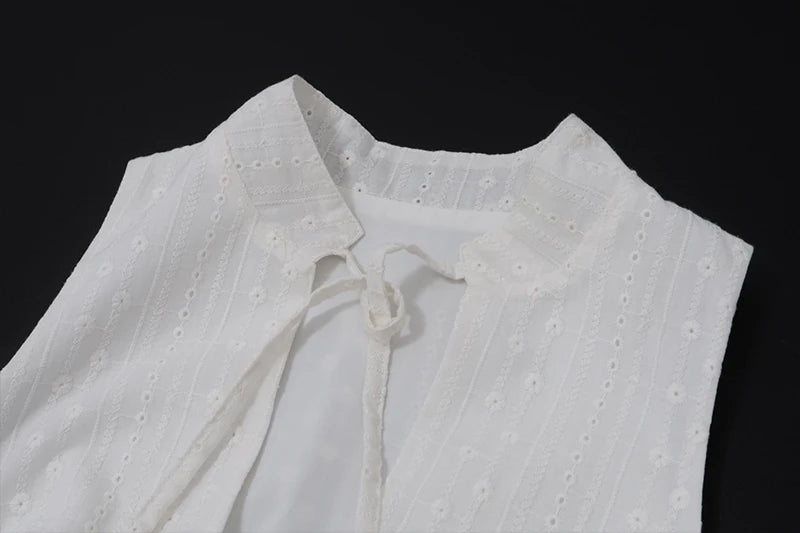 White Sleeveless Slim Vest