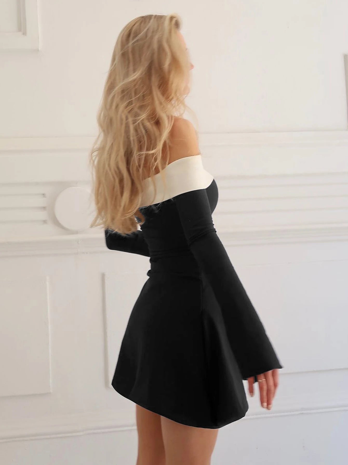 Off Shoulder Long Sleeves Slim Mini Dress